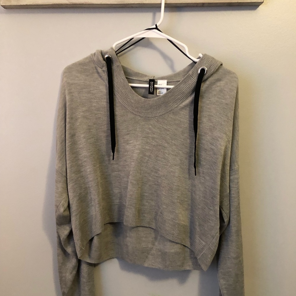 FINAL SALE! H&M Grey Cropped Sweatshirt